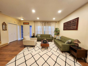 4 Bed Home - 7 mi to Downtown Ann Arbor